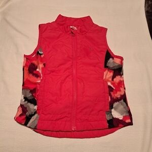 Gymboree Gymgo Medium or 7/8 athletic style vest, has 2 front side open pockets
